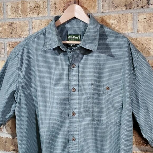 Eddie Bauer | Short Sleeved Button-down - Picture 2 of 6